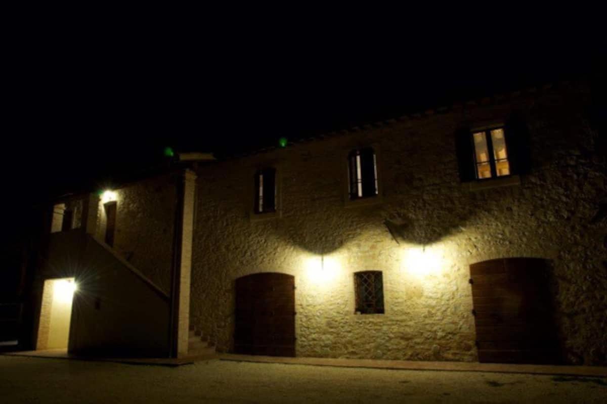 Casa Ridente Nella Valle Del Menotre Con Giardino Pale Экстерьер фото
